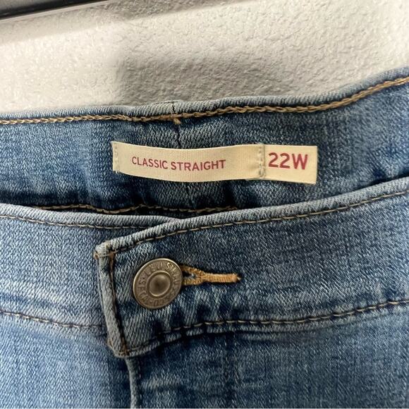 Levi's Classic Straight Leg Light Blue Wash Jeans Women's Plus size 22W - Picture 3 of 8